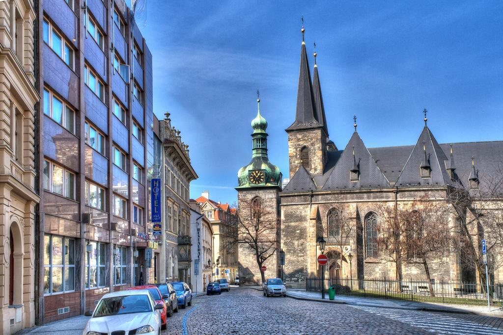 Luxury Family Hotel Bila Labut Prague Exterior photo